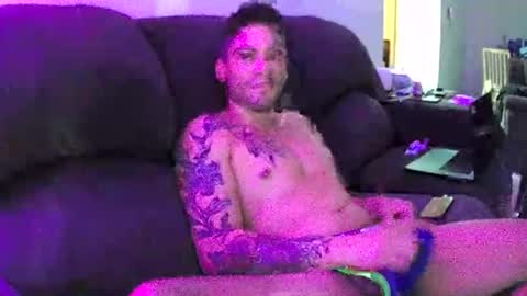 Snapshot of tropicalmadness chatting on March 10, 7:42 am Archie Torres online show from March 10, 7:42 am