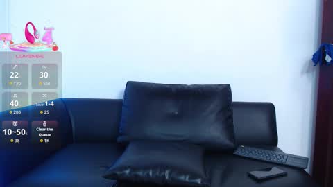 Snapshot of troy_lee1 chatting on October 12, 4:17 pm online show from October 12, 4:17 pm