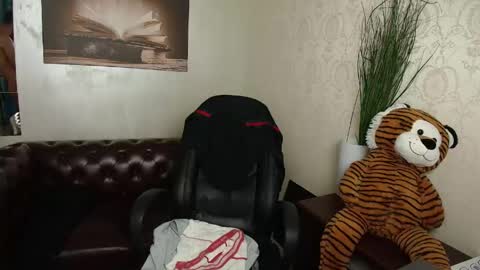 TroyWade online show from May 16, 5:26 am