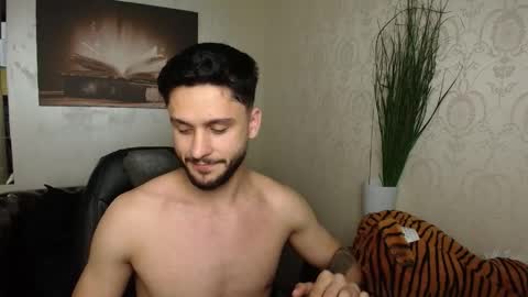 TroyWade online show from May 22, 4:41 am