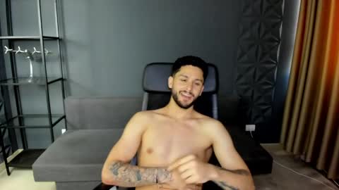 TroyWade online show from May 27, 5:04 am
