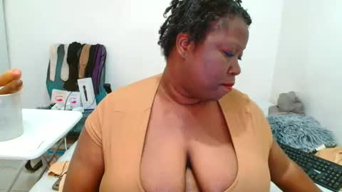 TrueBella30 online show from October 18, 8:26 am