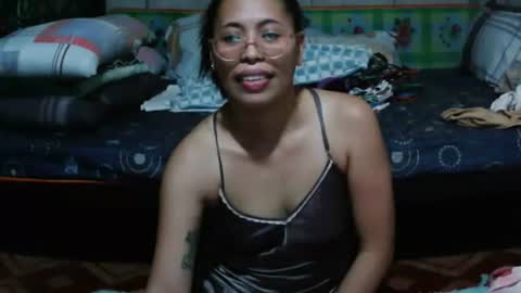 Snapshot of truefilipinabeauty chatting on April 25, 9:12 am emily online show from April 25, 9:12 am