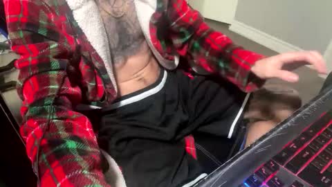 Snapshot of truenorthheavy chatting on February 16, 7:32 pm Leo online show from February 16, 7:32 pm