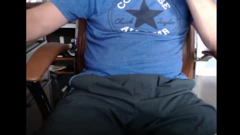 Snapshot of trvler72 chatting on April 25, 9:23 pm trvler72 online show from April 25, 9:23 pm