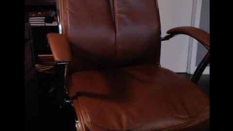 Snapshot of trvler72 chatting on April 28, 12:53 am trvler72 online show from April 28, 12:53 am