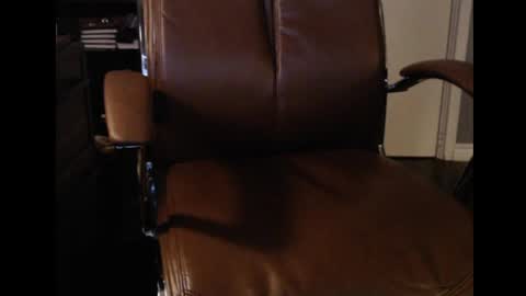 Snapshot of trvler72 chatting on April 28, 2:27 am trvler72 online show from April 28, 2:27 am