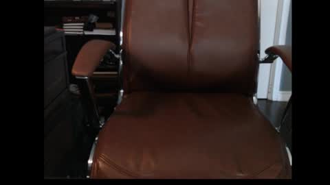 Snapshot of trvler72 chatting on May 4, 10:39 pm trvler72 online show from May 4, 10:39 pm