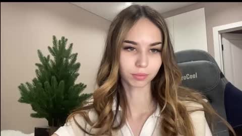 tryme_muse online show from December 14, 5:07 pm