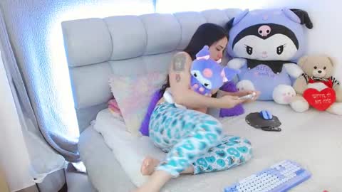 Snapshot of ts__queen chatting on February 25, 2:16 pm KYLIE QUEEN online show from February 25, 2:16 pm