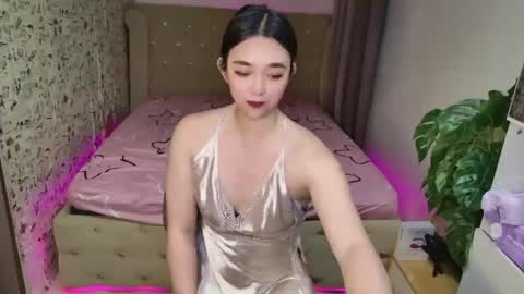ts_yoshi_ online show from May 14, 4:03 pm