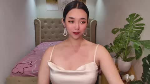 ts_yoshi_ online show from July 8, 10:58 pm