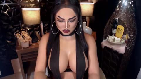 Snapshot of tsdarkdevon chatting on February 10, 7:47 am tsdarkdevon online show from February 10, 7:47 am