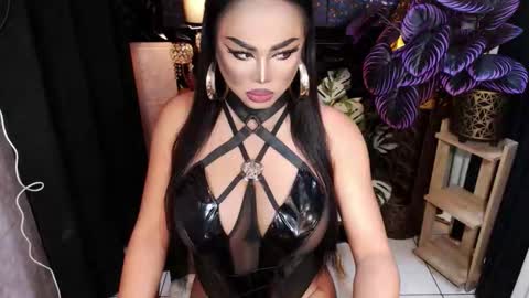 Snapshot of tsdarkdevon chatting on December 5, 4:54 am tsdarkdevon online show from December 5, 4:54 am