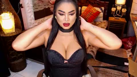 Snapshot of tsdarkdevon chatting on February 12, 1:22 am tsdarkdevon online show from February 12, 1:22 am