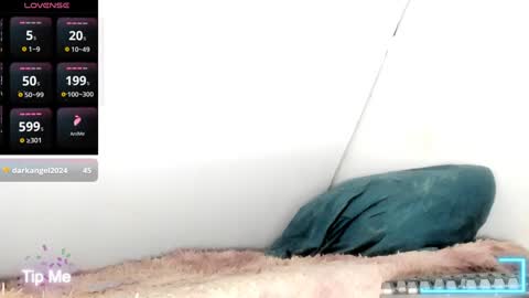 Snapshot of tsmanika chatting on December 2, 6:09 am MA NI KA online show from December 2, 6:09 am