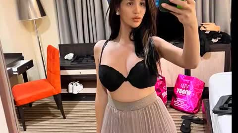 Snapshot of tsmanika chatting on November 18, 8:30 am MA NI KA online show from November 18, 8:30 am