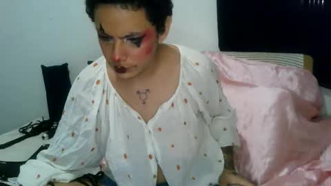 Snapshot of ttransviado chatting on September 11, 8:31 pm Nique online show from September 11, 8:31 pm