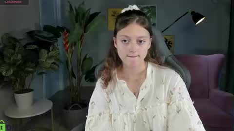 Snapshot of tunaholli chatting on July 5, 5:14 am tunaholli online show from July 5, 5:14 am