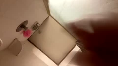 Snapshot of tunamitts chatting on September 18, 5:53 am tunamitts online show from September 18, 5:53 am