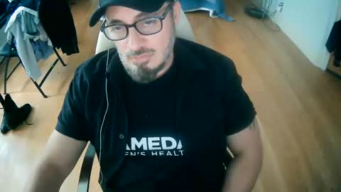 tuscan_taurus online show from October 31, 8:43 pm