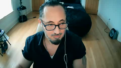 Snapshot of tuscan_taurus chatting on March 8, 9:40 pm tuscan_taurus online show from March 8, 9:40 pm