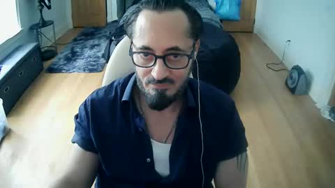 Snapshot of tuscan_taurus chatting on April 25, 1:41 pm tuscan_taurus online show from April 25, 1:41 pm