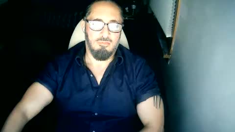 Snapshot of tuscan_taurus chatting on June 6, 8:52 am tuscan_taurus online show from June 6, 8:52 am