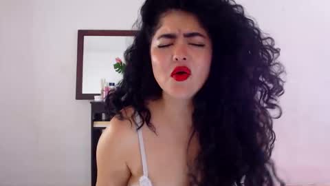 Snapshot of tuti_sex chatting on June 2, 1:13 pm tuti online show from June 2, 1:13 pm