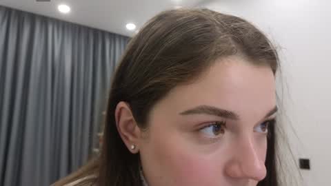 Snapshot of tutti_frutti_ chatting on December 7, 2:53 am Ariana online show from December 7, 2:53 am