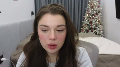 Snapshot of tutti_frutti_ chatting on December 7, 9:11 pm Ariana online show from December 7, 9:11 pm
