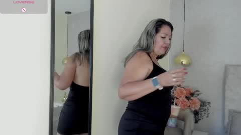 Snapshot of tutu_milf chatting on April 9, 7:30 pm Tutu online show from April 9, 7:30 pm
