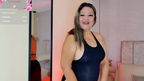 Snapshot of tutu_milf chatting on April 17, 7:17 pm Tutu online show from April 17, 7:17 pm
