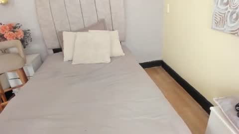 Snapshot of tutu_milf chatting on July 1, 7:13 pm Tutu online show from July 1, 7:13 pm