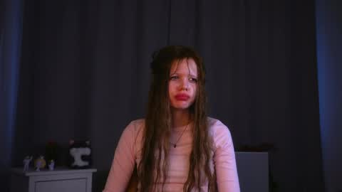 Shirlee online show from May 23, 2:10 pm