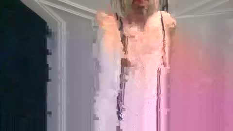 Snapshot of tvstefanie1 chatting on October 12, 10:03 am tvstefanie1 online show from October 12, 10:03 am