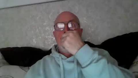 Snapshot of twatcockandballs chatting on December 9, 7:18 pm twatcockandballs online show from December 9, 7:18 pm