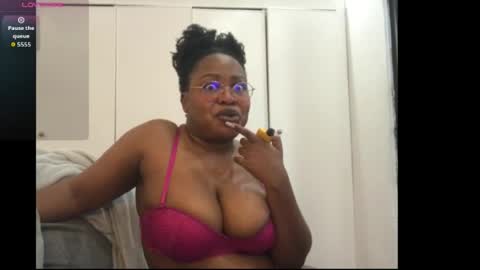 Twerking Temptress online show from June 17, 12:02 am