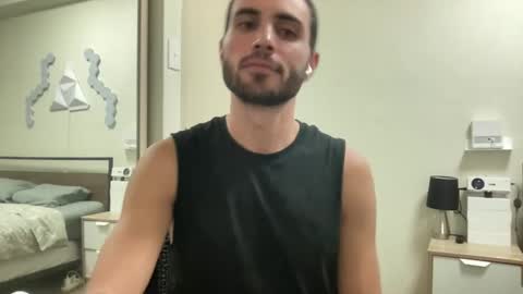 Snapshot of twikboy chatting on February 5, 11:34 am Twinkboy online show from February 5, 11:34 am