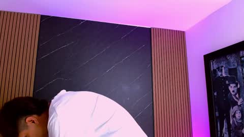 Snapshot of twink_bunny chatting on April 22, 2:47 am samu online show from April 22, 2:47 am