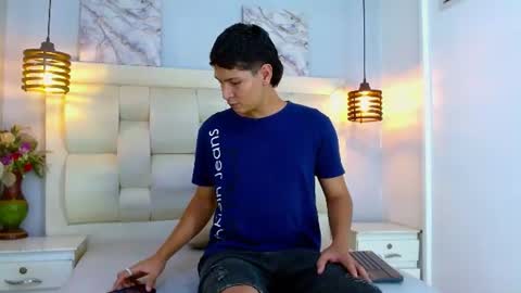 Snapshot of twink_bunny chatting on June 16, 5:10 am samu online show from June 16, 5:10 am