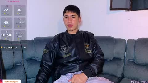 Mr Daren online show from March 31, 6:19 pm