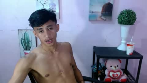 Snapshot of twink_michaelxxx chatting on July 14, 10:21 am Michael online show from July 14, 10:21 am