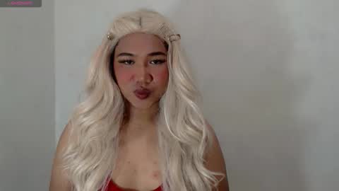 Snapshot of twinkcheska chatting on November 12, 1:33 pm Cheska Schock online show from November 12, 1:33 pm