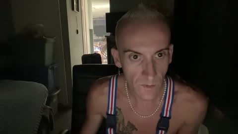 twinkguys25 online show from August 5, 8:11 pm