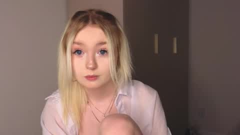 twinklefluff online show from January 19, 4:33 pm