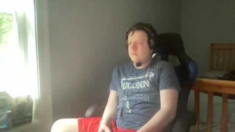 Snapshot of twinkmikexxx12 chatting on June 2, 6:32 pm mike online show from June 2, 6:32 pm