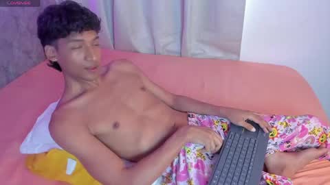 Snapshot of twinksboys_23 chatting on April 28, 1:49 pm twinksboys_23 online show from April 28, 1:49 pm