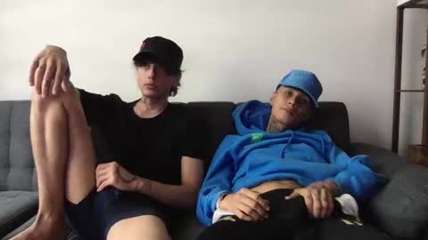 Snapshot of twinksguys360 chatting on September 22, 4:53 pm Derrick online show from September 22, 4:53 pm