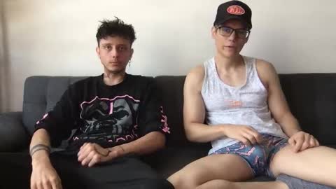 Snapshot of twinksguys360 chatting on October 14, 5:03 pm Derrick online show from October 14, 5:03 pm